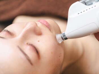 エターナル(Eternal)の写真/細胞強化で肌トラブルを改善◎トラブルは細胞の劣化が原因。幹細胞導入でたるみ、毛穴、シミにアプローチ！