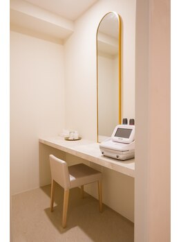 ビーティー(bT)/小顔に導くマシーン施術