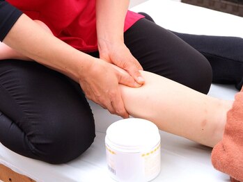 カイロプラクティック ラウレア 豊川店の写真/冷えやむくみにお悩みの方必見！骨格へのアプローチと「ふくらはぎケア」で巡りを促し、代謝UPを実現♪