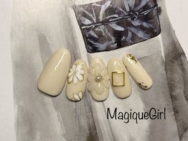 【フラワー＆ゴールドネイル】