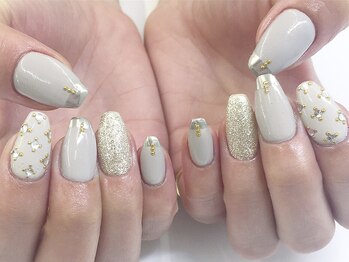 ミナミネイル(MINAMI NAIL)/ホワイト×ゴールドネイル