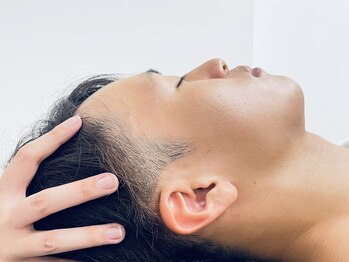 リスト(Rist TOTAL BEAUTY)の写真/メンズ多数◎お悩み別選べるクリスティーナフェイシャル!毛穴/ニキビケアに◎男女差額なしの価格でご用意☆