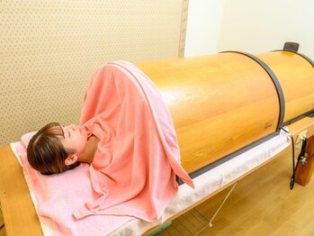 琉球温熱療法院 うるま市本院の写真/【熱入れ×温熱ドーム】リンパを流して冷え性改善◎リンパトリートメントでたまった疲れやむくみをケア♪