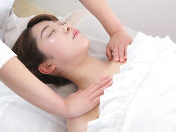 MELTY's東京 麻布十番 【韓国肌管理】韓国ピーリング/小顔矯正/痩身/[麻布十番 /マイクロリフトプロ]