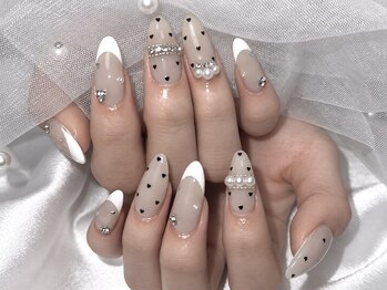 nail salon Lilasの写真/トレンドの韓国ネイル・ワンホンネイル◎美しく華奢に魅せる上品ネイル♪パーツも豊富で大満足のデザインに