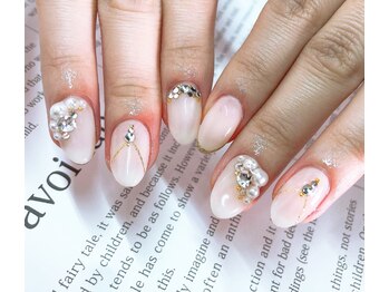 ダリアリー(Darialy)/パールホワイトネイル