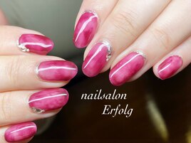 ボルドーのニュアンスネイル