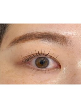 ナチュラル上品な目元にしたい