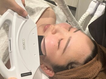 ダリアビューティー(Dahlia Beauty)の写真/目元の頑固なしわも速攻ケア◆BBL光照射で内側からコラーゲン生成を促進し、ハリツヤ溢れるお肌に！