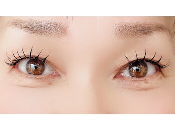 クリア アイラッシーズ アンド ネイルサロン シャイン(CLEAR & SHINE)/フラットラッシュ追加