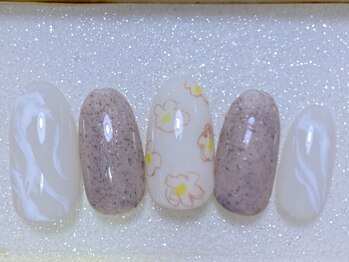 リラ(RIRA)/落書きネイル×ニュアンス