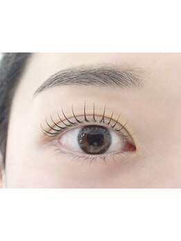 ナチュラル上品な目元にしたい