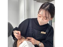 店長のサヤです。女性目線から見た最高のメンズ眉をご提案！