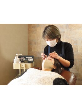 ナチュラル上品な目元にしたい