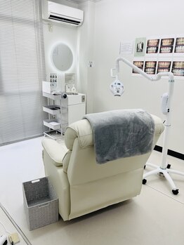 ホワイトニングショップ 下関店/お席右側【ホワイトニング下関】