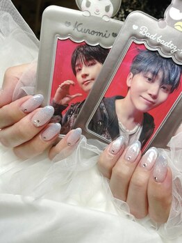 綺麗め推しネイル