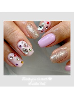宝石ネイル