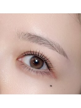 ツキヒ アイラッシュ ルーム(tsukihi)の写真/理想の眉へ導くアイブロウスタイリング！間引きで叶えるナチュラル美眉、寄り添う提案が◎