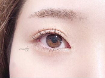 エミリー(emily)/上下まつげパーマ