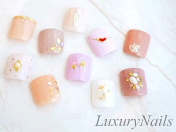 ラグジュアリーネイルズ カワグチ(Luxury Nails Kawaguchi)の写真/フットコースはフットバス&丁寧ケア付き☆自信のもてる足先に【Footワンカラー新規¥5980/親指アート¥6900】