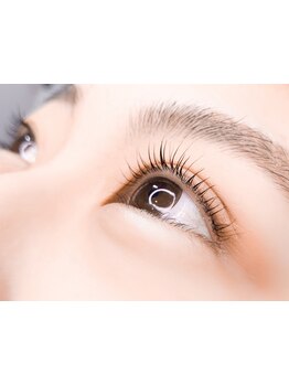 ナチュラル上品な目元にしたい