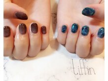 ネイルサロン ティフィン(tiffin)/ダークカラーでアシンメトリー