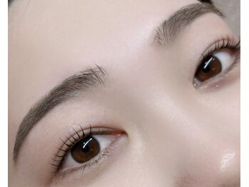 リノ(Lino)の写真/[まつげパーマ+アイブロウWAX¥9480]メイク・お手入れ時短に◎目の形・骨格に合ったデザインで印象UP！