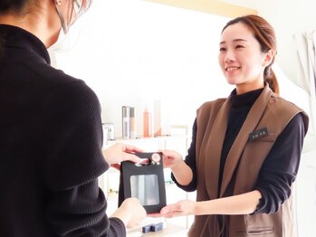 ロイ(ROI)の写真/【高技術×高持続】仕上がりと持続力が自慢のサロン♪経験豊富なプロが大人かわいいお目元に導きます◎