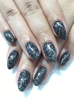 ルフリーク(Le Freak)/シンプルグリッターネイル