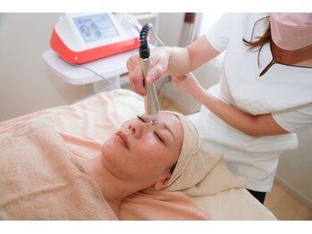 フルールドリス(FLEUR DE LIS)/クマ／たるみ／シワにアプローチ