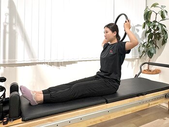 アスフロウ(Us Flow)/猫背&背中引き締めピラティス