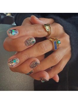 スタジオ ロワリー(studio Lowaly)/ハート　グリッターネイル