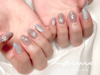 ラウミー(Laumi)/雪の結晶ネイル