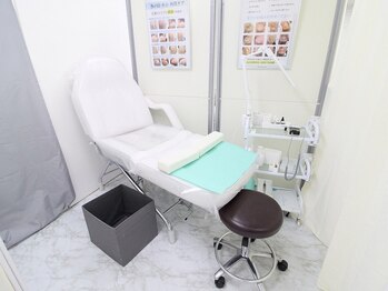 巻き爪補正店 大阪京橋店の写真/巻き爪補正や魚の目・タコケア、足裏や踵の角質ケアもお任せ!お悩みがあれば、ぜひご相談下さい!