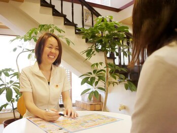 ラファアイランド 福岡天神本店の写真/年齢問わずご相談増えてます◎不安な事が多いから、納得してSTARTを！追加料金ナシ・メンテ期限フリー☆