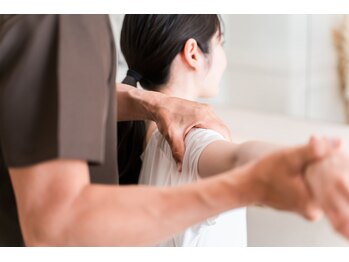 フィジオプラス 恵比寿(Physio+)の写真/繰り返す首・肩こりに根本からアプローチ◎国家資格保有者にお任せください！