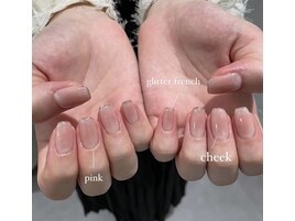キラキララインとチークネイル