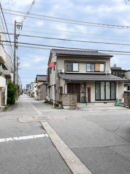 平和通りいわお鍼灸院/アクセス ~鍼灸院正面