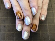 プラハネイル(+HER 美甲)/グレージュ×べっ甲