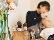 トムオウル(TOMOWL)/施術の様子（アイブロウWAX）