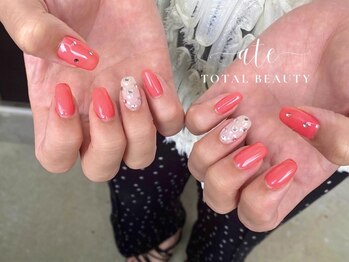 アテ(ate)/コーラルピンクネイル