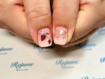 苺デザインで春ネイル☆