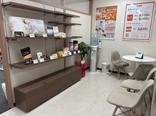 カラダファクトリー 関目高殿店/落ち着いた待合空間