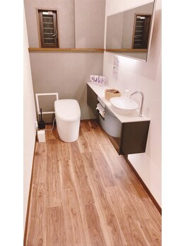 プール トゥジュール(Pour toujours)/広々としたお手洗いスペース