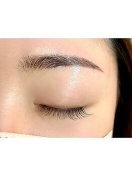 ナチュラル上品な目元にしたい