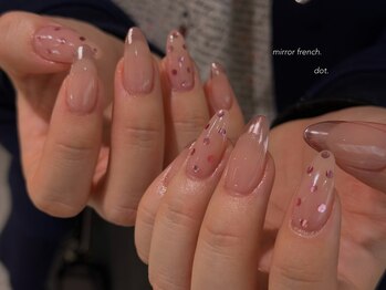 ファミーユネイル(Fameu nail)/mirror french × dot.