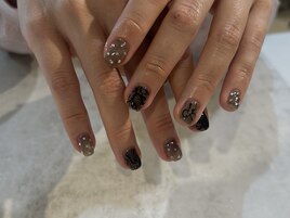 黒レースで大人ネイル
