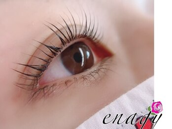 アロマテラピートータルエステサロンエナジーの写真/下向きまつげや逆まつげの方も根本からパッチリカール☆短いマツゲも長いマツゲもお任せあれ♪