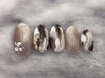 アミュレット(AMULET)/11月定額 6050円(税込)