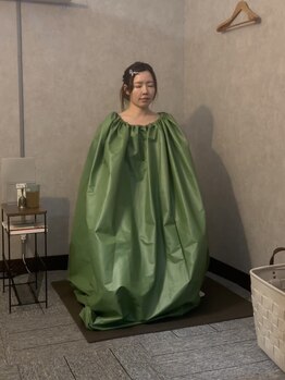 カラーズ(COLOURS)の写真/金・土曜は22時まで夜蒸しOK♪残暑疲れ解消！《化学物質不使用！黄土漢方よもぎ蒸し》で温め発汗デトックス